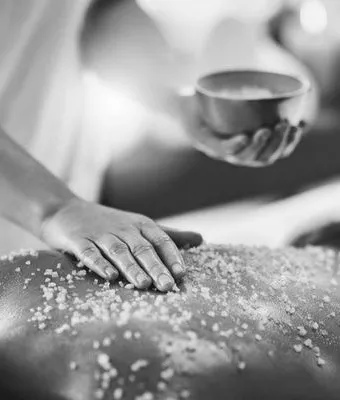 Ocean Breeze Refreshing Scrub For One | 45 Minutes