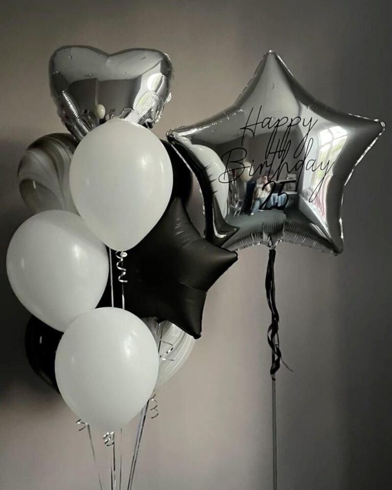 Create a memorable balloon arrangement for your special occasion! Giant personalized star foil balloon, 8 latex balloons, 1 heart foil balloon, and 1 star foil balloon Color theme can be customized