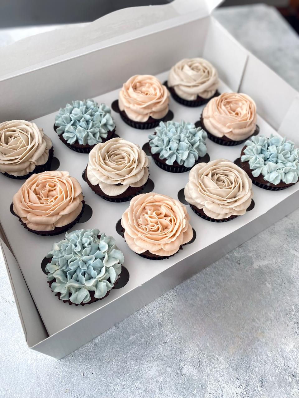 Andie | Box of 12 Cupcakes