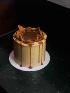 Crunchy Bischoff Cake | 1.1kg