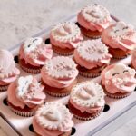 Baby girl | 12 vanilla cupcakes